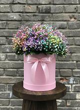 Цветочная композиция из Гипсофила и Розы в шляпной коробке в Островном