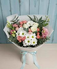 Букет цветов из:  Розы, Лизиантусы и Хризантемы в Островном