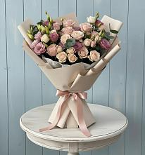 Букет цветов из:  Розы и Лизиантусы в Островном