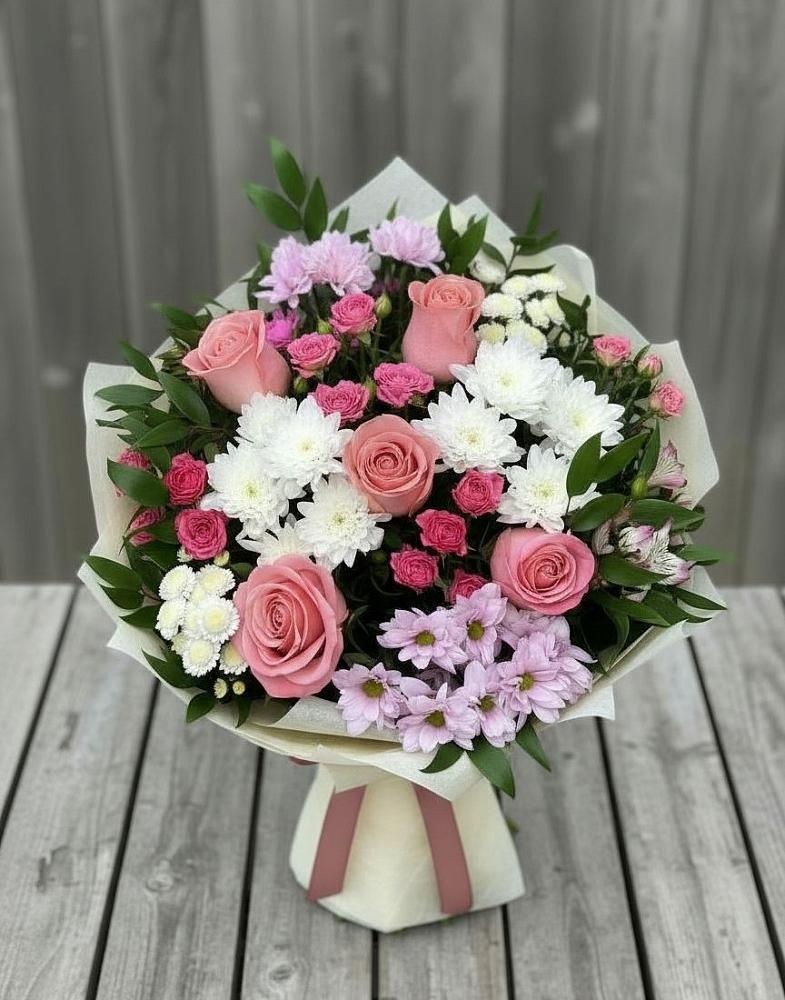 Букет цветов из: Альстромерии, Гвоздики, Розы и Хризантемы в Островном