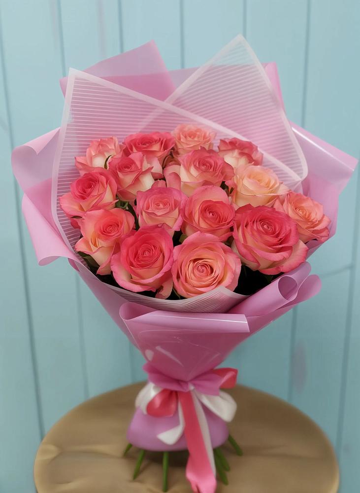 Букет 15 Розовых роз Равель в Островном
