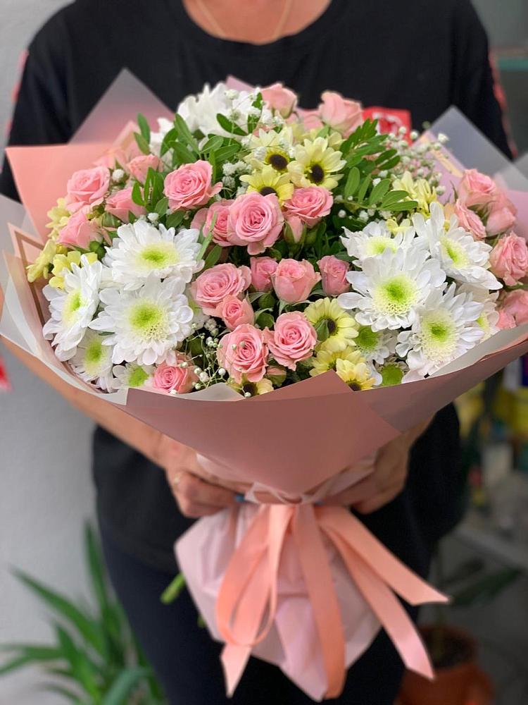 Букет цветов из: Розы и Хризантемы в Островном