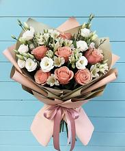 Букет цветов из:  Розы, Альстромерии и Лизиантусы в Островном