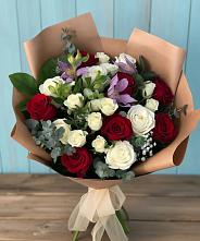 Букет цветов из:  Розы и Альстромерии в Островном