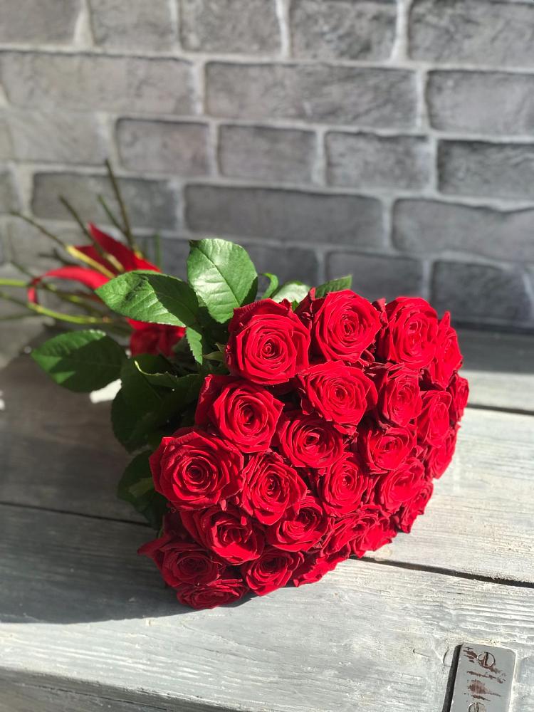 Букет Красные розы Фридом в Островном