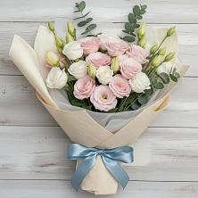 Букет цветов из:  Лизиантусы в Островном