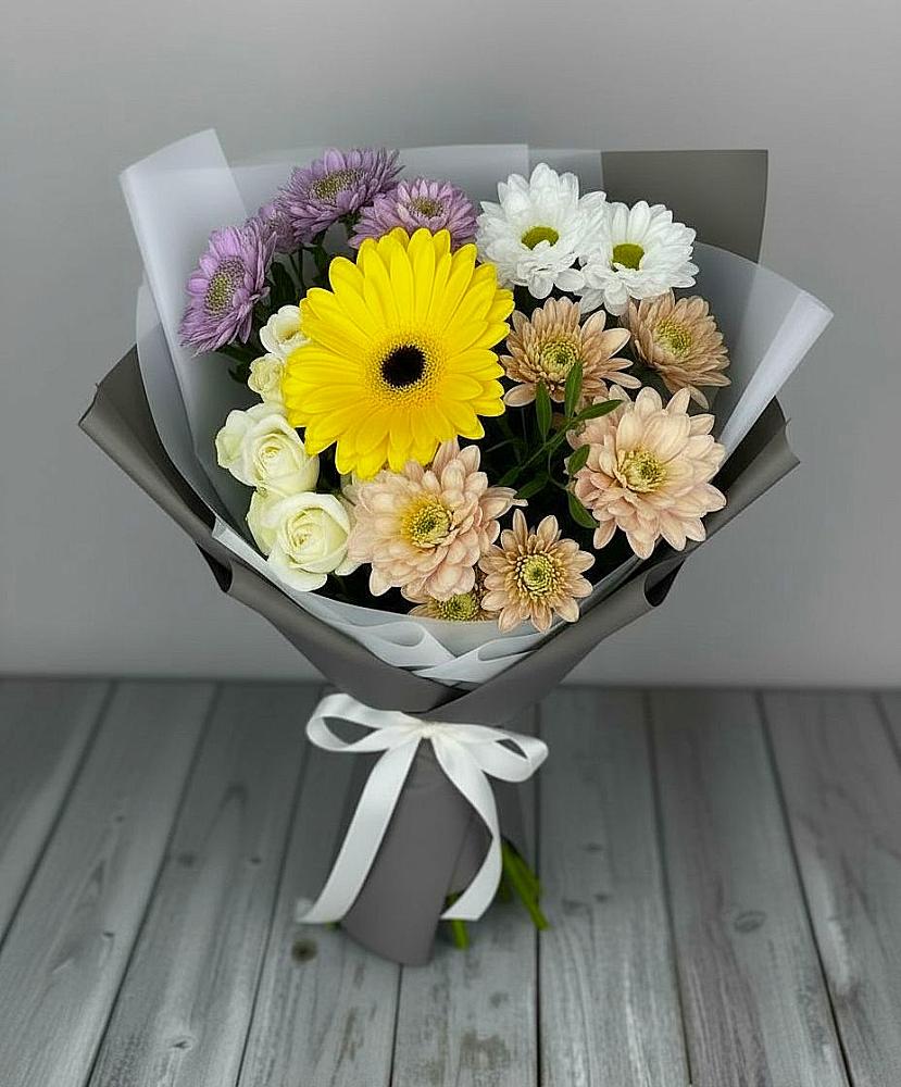 Букет цветов из: Розы, Герберы и Хризантемы в Островном
