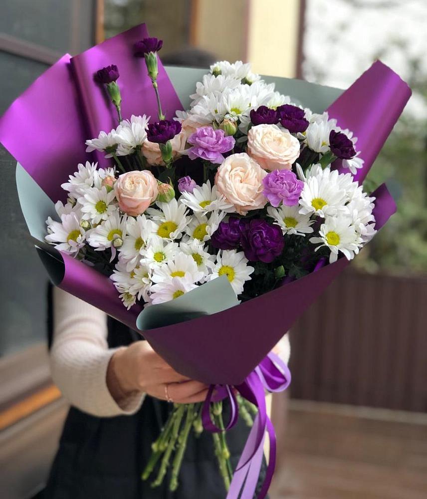 Букет цветов из: Хризантемы, Гвоздики и Розы в Островном