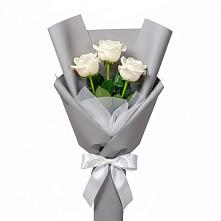 Букет 3 белые розы в Островном