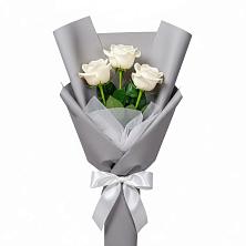 Букет 3 белые розы в Островном