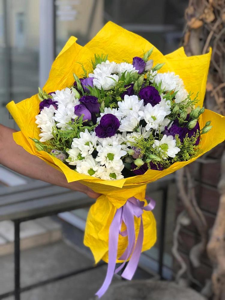 Букет цветов из: Ирисы, Хризантемы и Ромашки в Островном