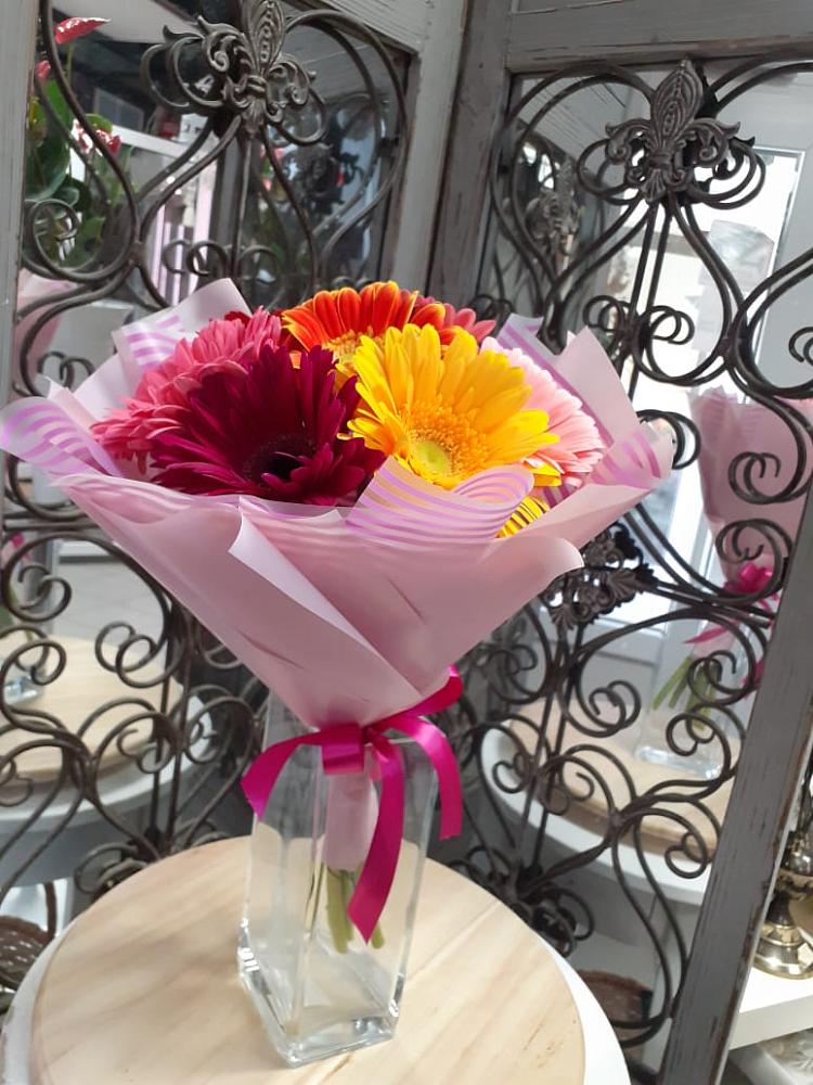 Букет цветов из: Герберы в Островном