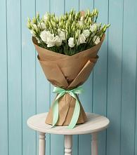 Букет цветов из:  Лизиантусы в Островном