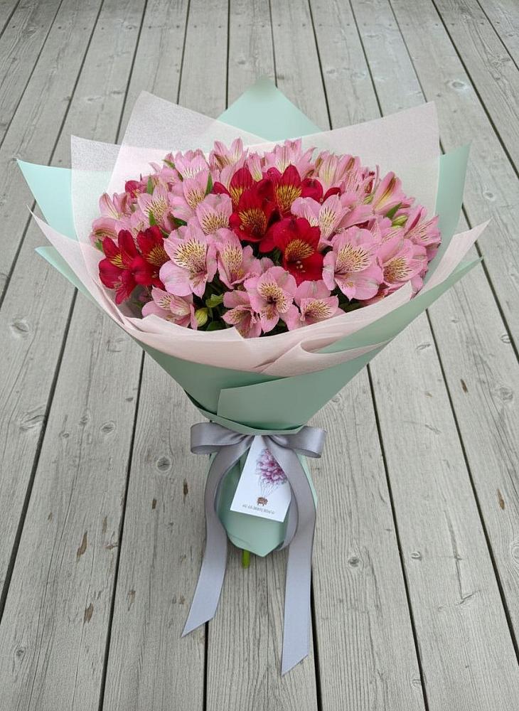 Букет цветов из: Альстромерии в Островном