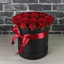 Цветочная композиция из Розы в шляпной коробке в Островном