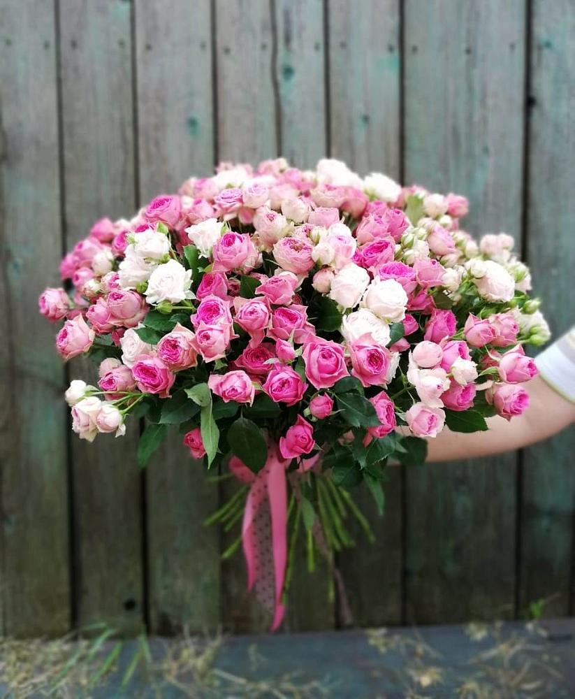 Букет Розовые кустовые розы Натали и Лав Лидия в Островном