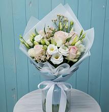 Букет цветов из:  Розы и Лизиантусы в Островном