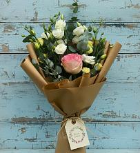 Букет цветов из:  Розы и Лизиантусы в Островном