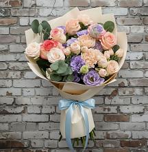 Букет цветов из:  Розы, Лизиантусы и Гвоздики #REPLACE_PRED# Островном