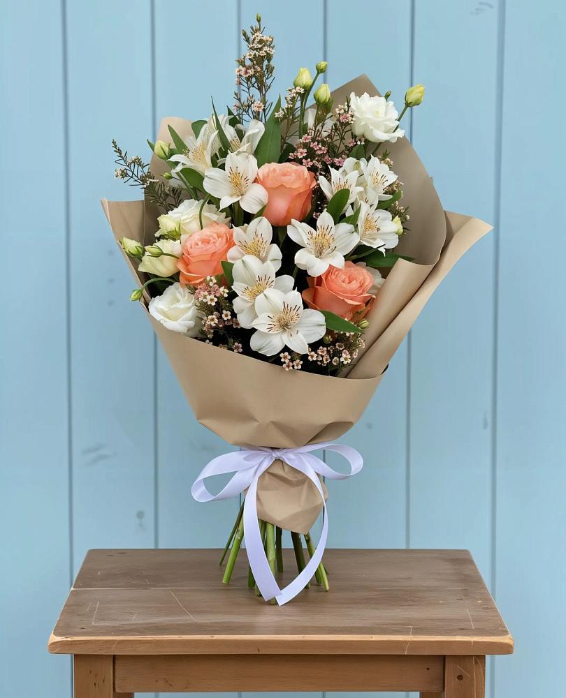 Букет цветов из: Альстромерии, Лизиантусы, Розы и Хризантемы в Островном